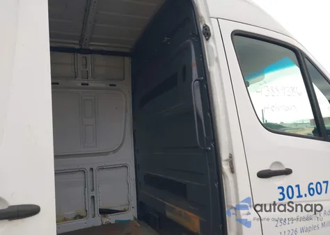 2014 Mercedes-Benz Sprinter 2500 High Roof z USA, uszkodzony, nr VIN WD3PE8DC7E5831678